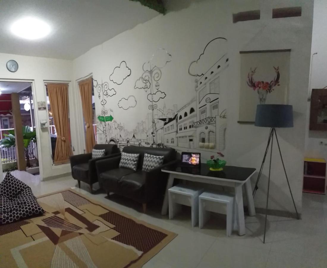 Oemah Arma Rinjani Villa Batu  Luaran gambar