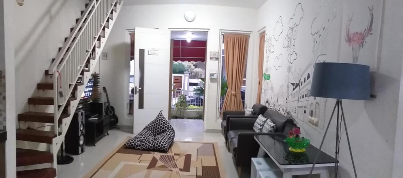 Oemah Arma Rinjani Villa Batu  Luaran gambar