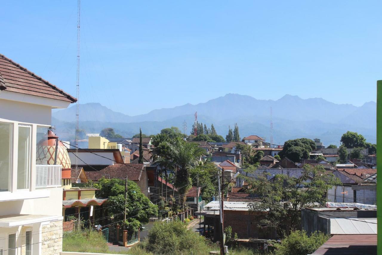Oemah Arma Rinjani Villa Batu  Luaran gambar